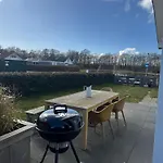 Familie Aan Het Vakantiehuis